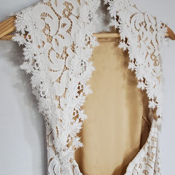 Francesca's White/Tan Crochet High Neck Open Back Dress Small - Picture 6 of 11